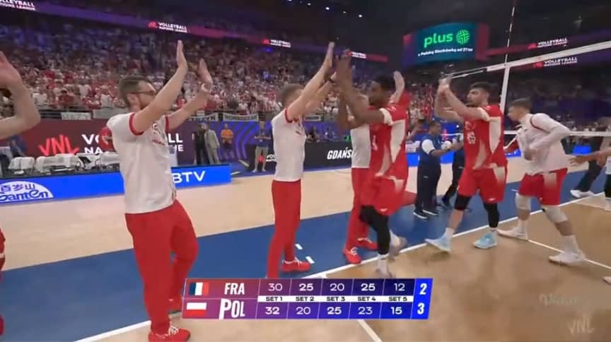After watching #VNL, they are going to start setting rubbish thinking they have mastered volleyball. 🤭🤭🤭
Guy, things are different on the ground. 🤝