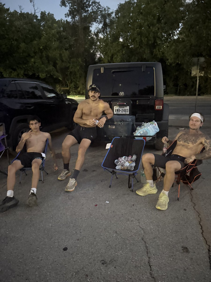 patandboujee's tweet image. Nobody tells you this, but running 30 miles through the night with your bros will rewire all of your neural pathways