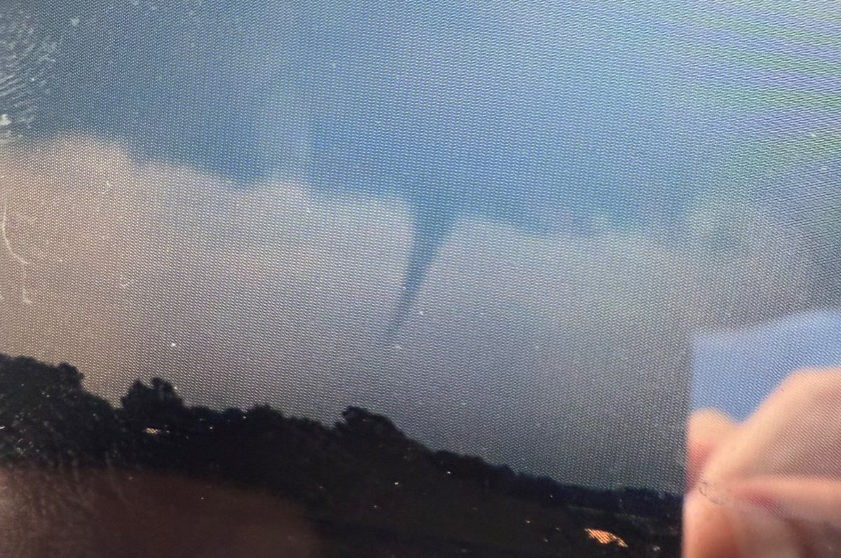skydrama's tweet image. Funnel cloud, possible tornado observed north of Chatsworth, IL around 3:30 PM this afternoon. Persisted for 5-10 minutes.