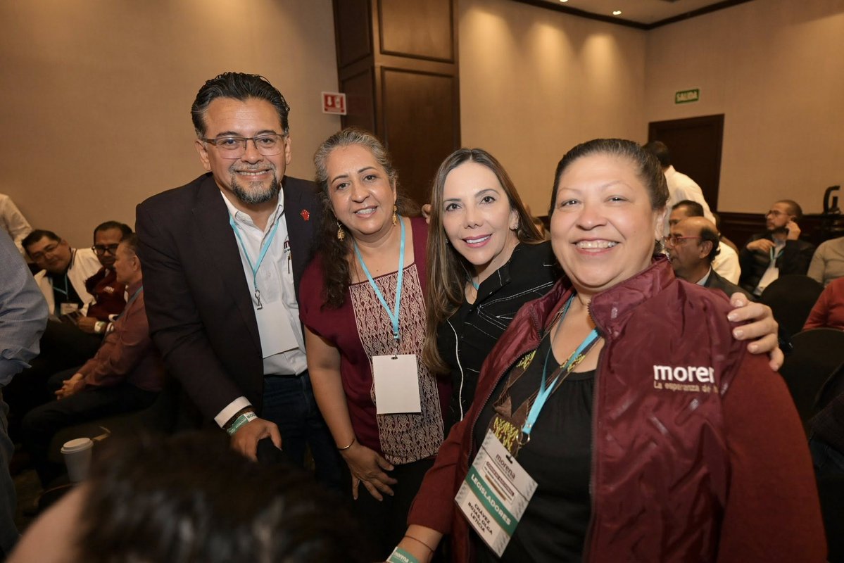 DiputadosMorena's tweet image. 👏🏼 ¡La Cuarta Transformación se fortalece en unidad! Estuvimos en la VIII Sesión Extraordinaria del Consejo Nacional de Morena para establecer medidas que refuercen nuestras bases y mejoramos la organización para seguir nuestro compromiso con el pueblo de México. ☑️
¡Con nuestra…