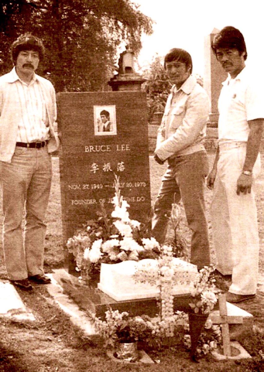 bruceleedragon1's tweet image. 🙏 Bruce Lee. We Celebrate & Remember The Life of Bruce Lee Who Was Lost to Us Too Soon on July 20, 1973..
📸: Bruce Lee’s Original Close Students of Jeet Kune Do #TakyKimura, #DanInosanto, and #RichardBustillo Paying their Respects to Their Sifu #BruceLee in Seattle,Wa. USA .