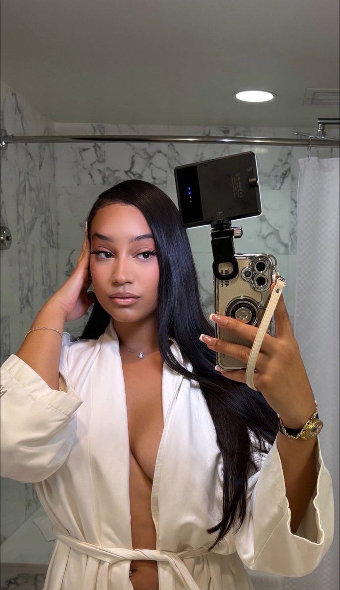 ___kyliee__'s tweet photo. RT: If you would make me your trans girlfriend ? ❤️ https://t.co/0ObqfaGiqa