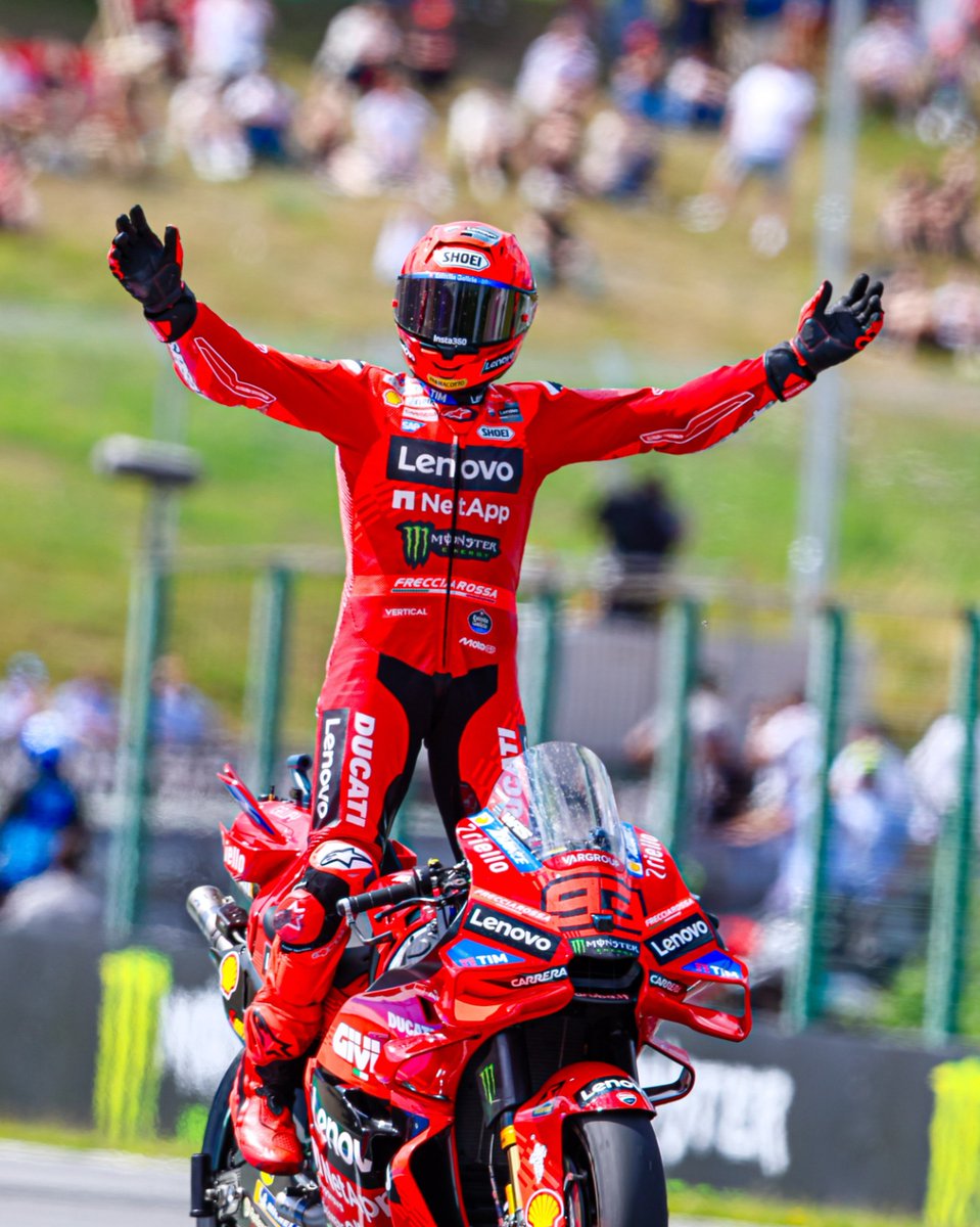 EsportsRAC1's tweet image. #TuDiràs | ⏰ 23-1h 🎙️ @xavirocamora
🗣️ @jordirouoficial, @PichiAlonso9 i @SolsonaDani
📌 Rashford ja és a Barcelona
📌 Parlem amb @andreafalcon10
📌 Primeres impressions del Girona i l'Espanyol
🏍️ Un Marc Márquez de rècord a Brno
