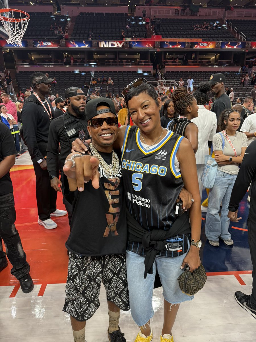 awebbreese's tweet image. Ok so the stories of @plies smelling so good are true 😁 & such a great warm funny personality too . Thx for the pic!