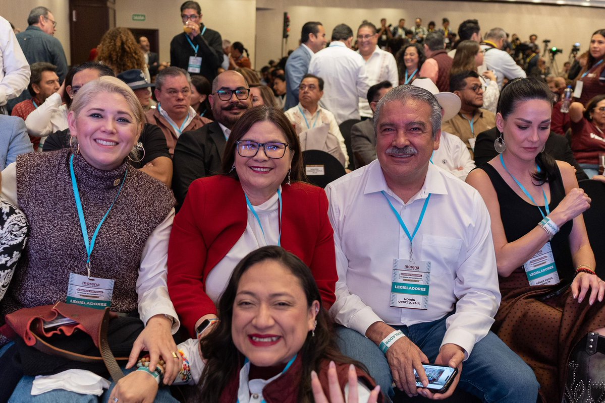 raulmoronO's tweet image. En el Consejo Nacional de Morena, aprobamos planes y acciones que permitirán fortalecer la organización y unidad de nuestro movimiento.
Tenemos claro que la unidad no se decreta sino que se genera desde las bases, en territorio, con lealtad al pueblo y respaldo a sus luchas. La…