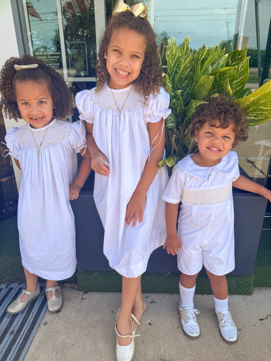 WesleyHuntTX's tweet image. Today, Victoria, Olivia, and Willie were each baptized, welcomed tenderly into the loving arms of Christ.
Our hearts are full, our spirits humbled, and our family deeply blessed by His grace.