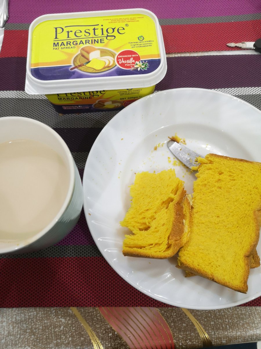 KagameKyle's tweet image. Kuri supermarket nsanzwe nguraho umugati muri hood barabwiye ngo, guhera ejo #MilkBread izajya igura 1800 ivuye kuri 1600 rwf. 🙃 ngayo nguko 🤥