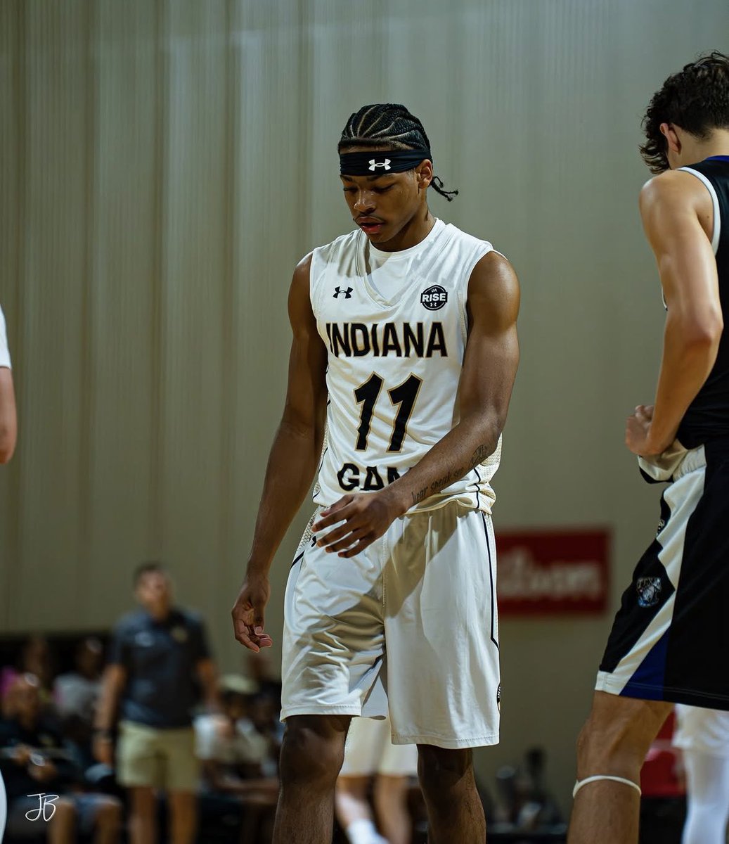 Our guy <a href="/Trellhogue/">thogue11</a> finished with a monster game to end UA Finals in Chicago.

25 points
5 rebounds 
3 steals 
3 assists