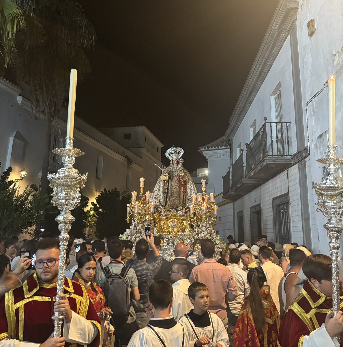 B.M. Julián Cerdán (@bmjuliancerdan) on Twitter photo 🔵 𝕀𝕀𝕀 𝕤𝕚𝕘𝕝𝕠𝕤 - 𝕍𝕚𝕣𝕘𝕖𝕟 𝕕𝕖𝕝 ℂ𝕒𝕣𝕞𝕖𝕟
📍Plaza Madre de Dios
⌚️23:20 h.
🎼”¡Miradlo en la Cruz!” <a href="/DHurtadoT/">David Hurtado</a>
🎼”Coronación de la Macarena”
🎼”El Mayor Dolor” <a href="/DanielAlbarran_/">Daniel Albarrán 🎶</a>
#SuenaJuliánCerdán 🔵 𝕀𝕀𝕀 𝕤𝕚𝕘𝕝𝕠𝕤 - 𝕍𝕚𝕣𝕘𝕖𝕟 𝕕𝕖𝕝 ℂ𝕒𝕣𝕞𝕖𝕟
📍Plaza Madre de Dios
⌚️23:20 h.
🎼”¡Miradlo en la Cruz!” <a href="/DHurtadoT/">David Hurtado</a>
🎼”Coronación de la Macarena”
🎼”El Mayor Dolor” <a href="/DanielAlbarran_/">Daniel Albarrán 🎶</a>
#SuenaJuliánCerdán