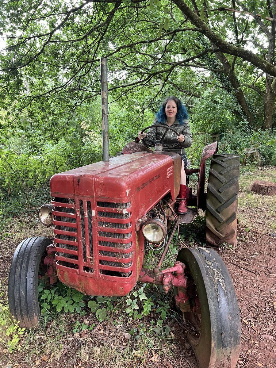 SarahVaci's tweet image. Just a normal British woman doing British woman things.
What other normal British woman things have you all been up to?