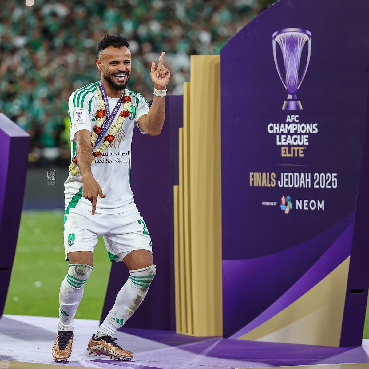 Buildors0's tweet image. 🚨🚨🚨 عاجل — @Wafeetzidis :

المؤشرات الحاليّة تُشير إلى أن تجديد عقد اللاعب علي مجرشي مع النادي #الأهلي قد يتم خلال هذا الأسبوع بمشيئة الله .. 💚