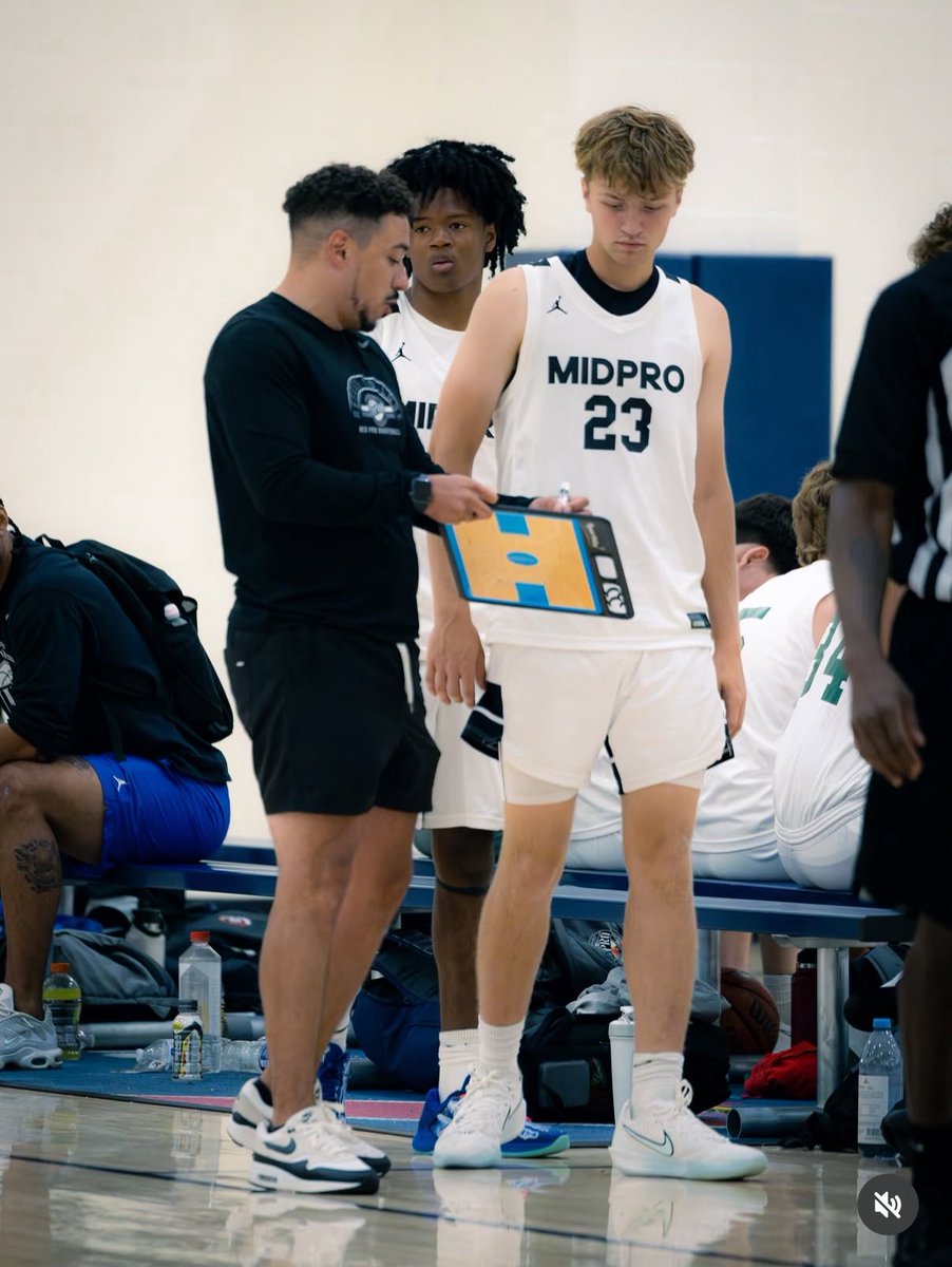 Another AAU season in the books. We got better as a unit from start to finish. Overall record of 23-7, 9-1 in July. Finishing 3rd in the Recruit Look Finale 16u Bracket! #MidProFam <a href="/MidProAcademy/">Midwest Prospect Academy</a> <a href="/RL_Hoops/">RecruitLook Hoops</a>
