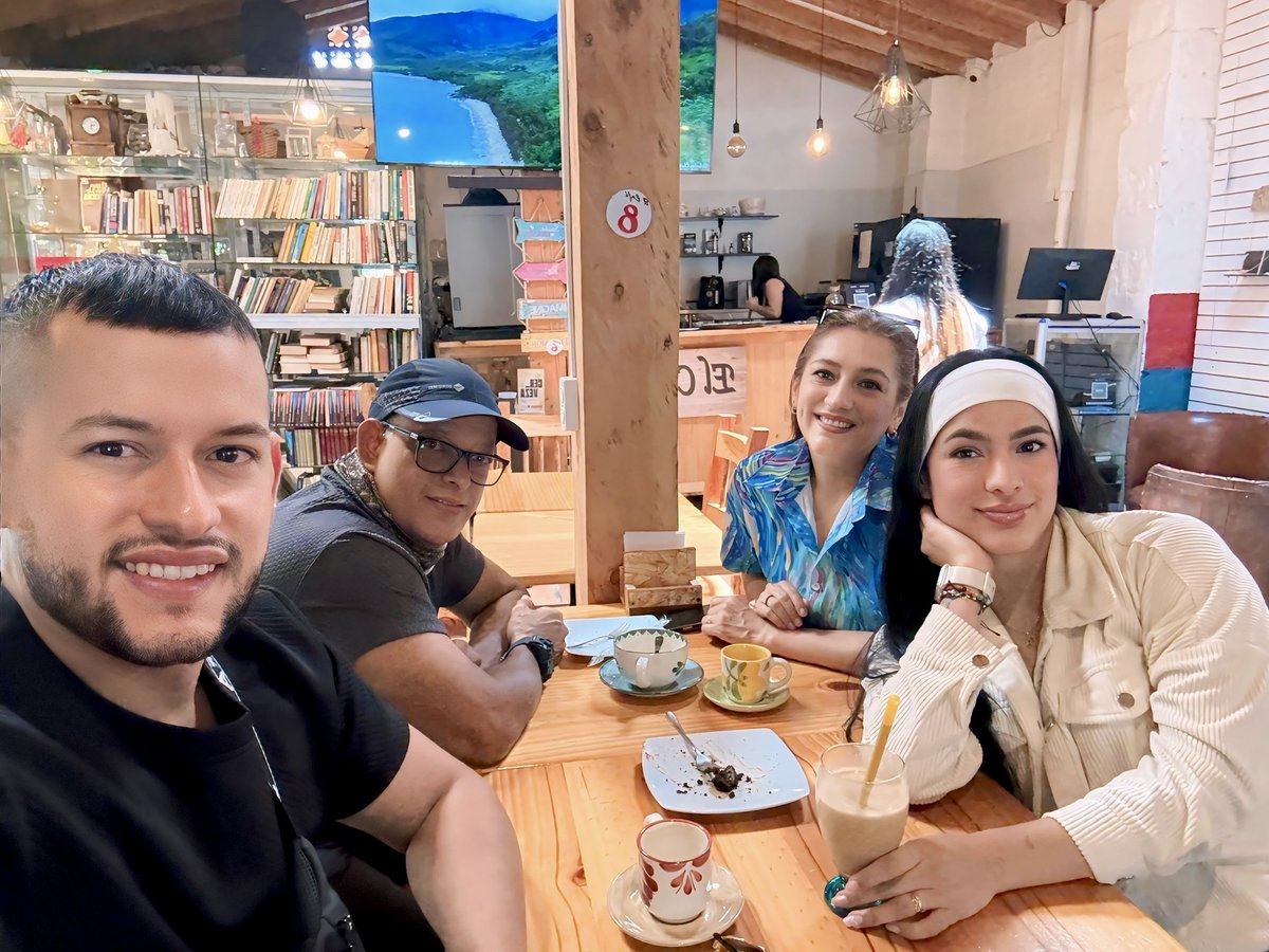 a97go's tweet photo. Hoy fue día de pueblito en familia😍❤️ https://t.co/gQWPMO7bEO
