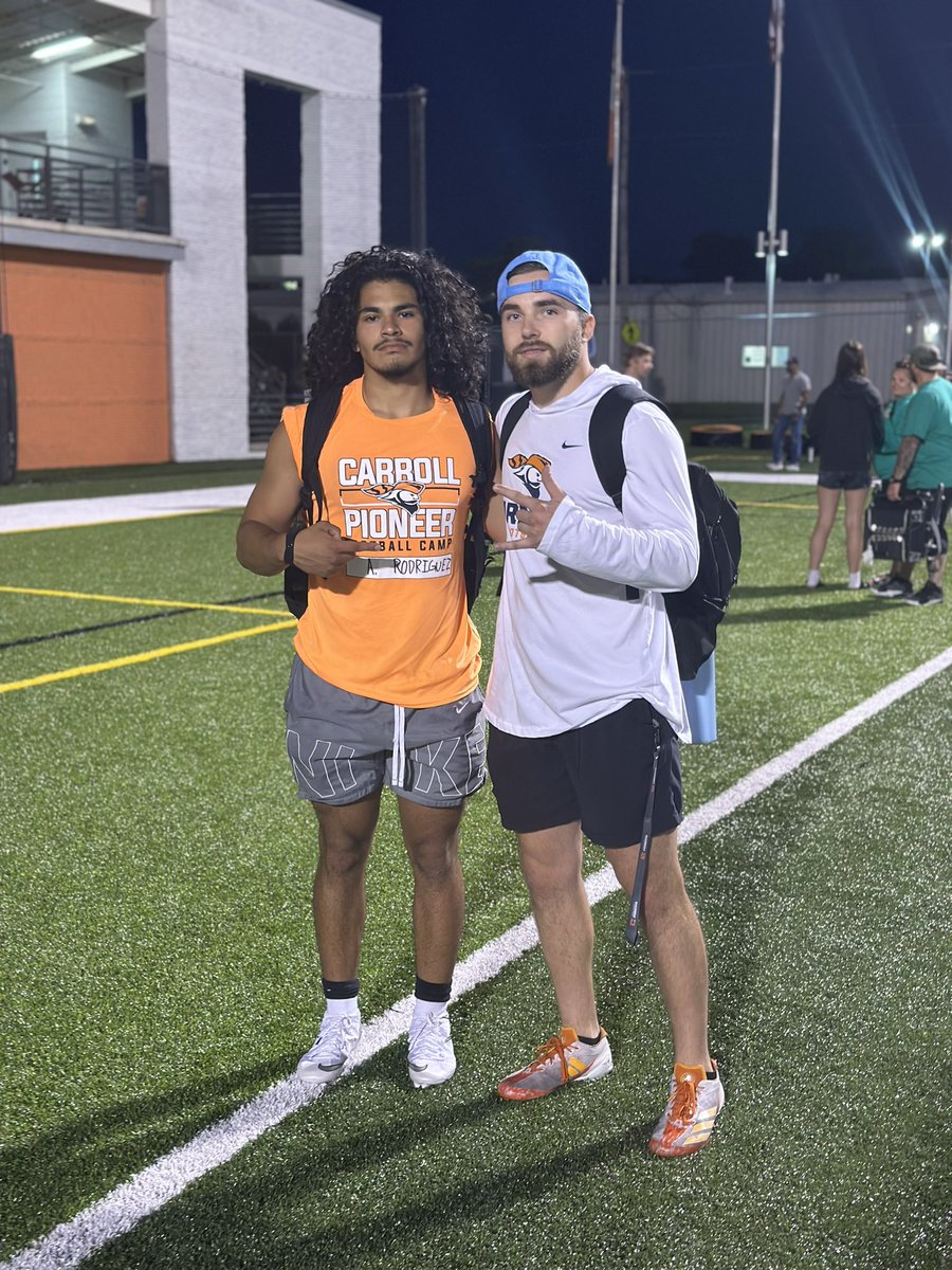 Wanted to thank <a href="/CoachJCase/">Jaxon Case</a> for working with me and shouting me out for best rb and thanks to <a href="/CarsonCrouch11/">Carson Crouch</a> for helping me out as well, looking forward towards our future and with the programs  <a href="/piofootball/">Carroll U Football</a> <a href="/MJ_NFLDraft/">Mark Johnson</a>