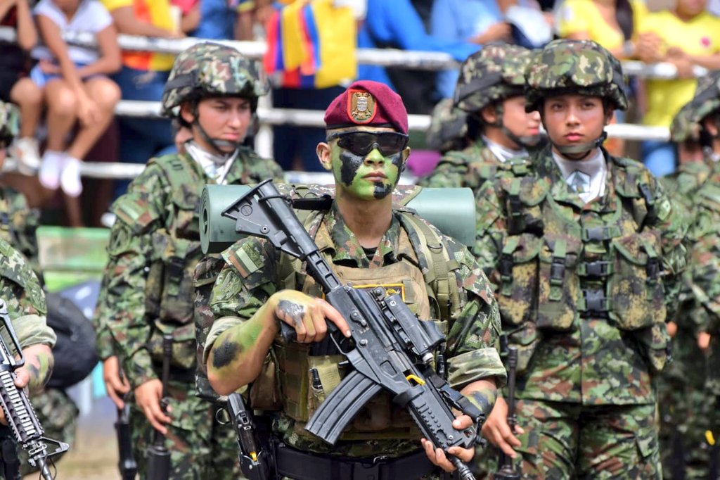 Ejercito_Div6's tweet image. ¡Celebramos juntos 215 años de independencia!
Hoy #20DeJulio en el Desfile Militar y Policial vivimos la alegría, el orgullo y la pasión que nos une como colombianos.
Estamos #EnModoPatrio
