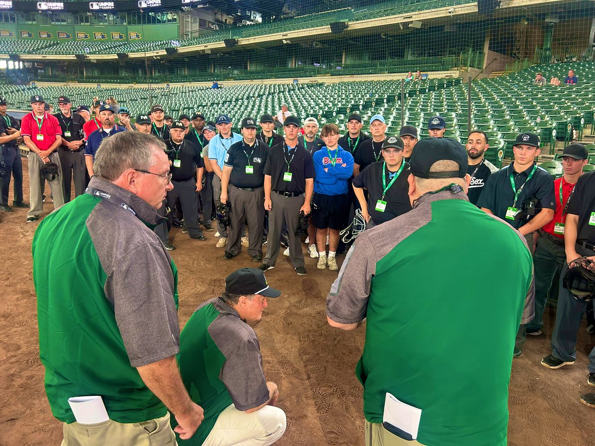 MLBUmpCamps's tweet image. ๐ฅ๐๐๐ผ๐โ๐ ๐ผ ๐๐๐ผ๐
Thank you to the Brewers and all participants for our MLB Umpire Camp at American Family Field. Our largest attendance of 2025 didnโt disappoint.
๐๐ผ๐๐ ๐๐ผ๐๐ ๐พ๐๐๐: ๐ฌ๐ข๐จโ๐ฅ๐ ๐ก๐๐ซ๐ง
โก๏ธAugust 23
Registration is open at ๐๐๐๐๐.๐ค๐ฐ๐ฎโฆ