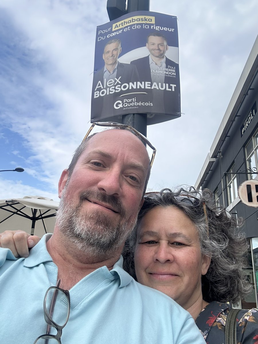 cfortier_qc's tweet image. Quelle belle démonstration de la force de mobilisation du @partiquebecois⚜️ Fière d'avoir fait partie de la centaine de militants, venus de partout au Québec, pour cogner aux portes dans Arthabaska pour @boissoal.
L'équipe est motivée et prête pour cette élection partielle! 💪