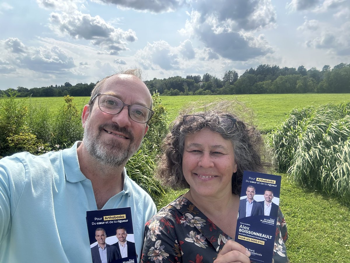 cfortier_qc's tweet image. Quelle belle démonstration de la force de mobilisation du @partiquebecois⚜️ Fière d'avoir fait partie de la centaine de militants, venus de partout au Québec, pour cogner aux portes dans Arthabaska pour @boissoal.
L'équipe est motivée et prête pour cette élection partielle! 💪