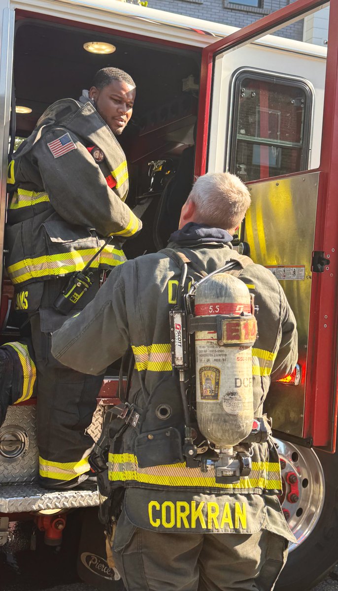 dcfireems's tweet image. Box Alarm unit block Kennedy St NW. Fire basement apartment in 4 story occupied apartment building. Fire extinguished with no extension. No injuries reported. Air unit requested. #DCsBravest