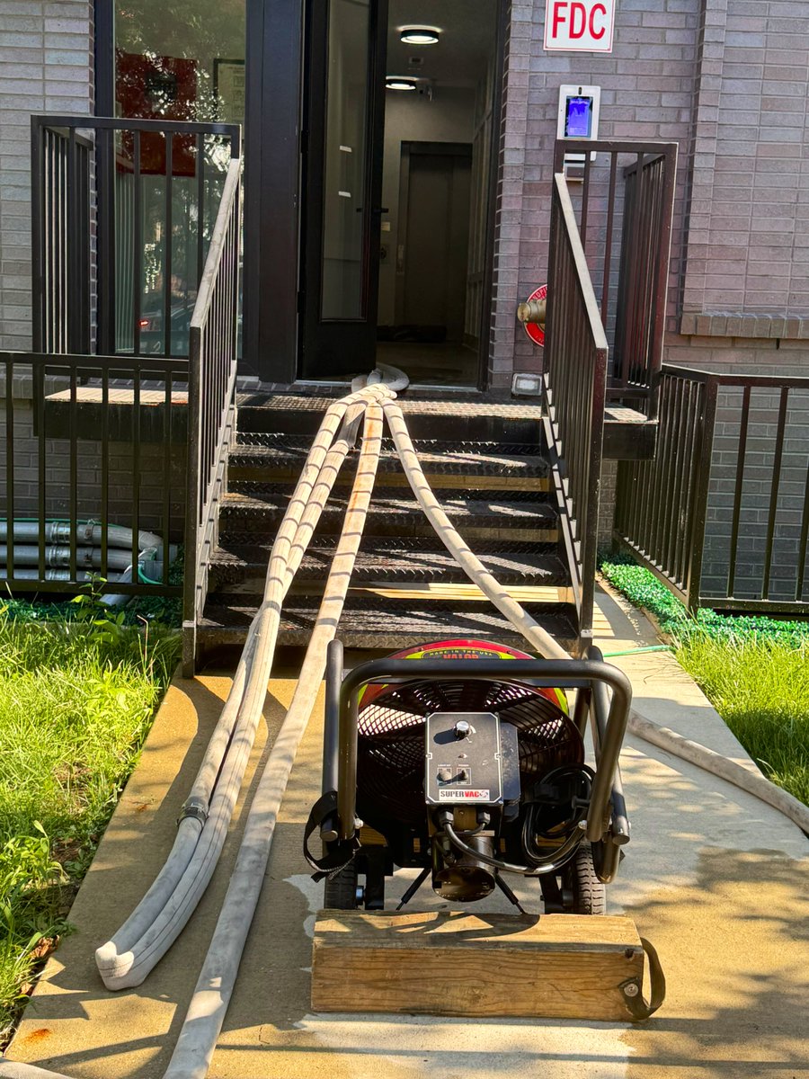 dcfireems's tweet image. Box Alarm unit block Kennedy St NW. Fire basement apartment in 4 story occupied apartment building. Fire extinguished with no extension. No injuries reported. Air unit requested. #DCsBravest