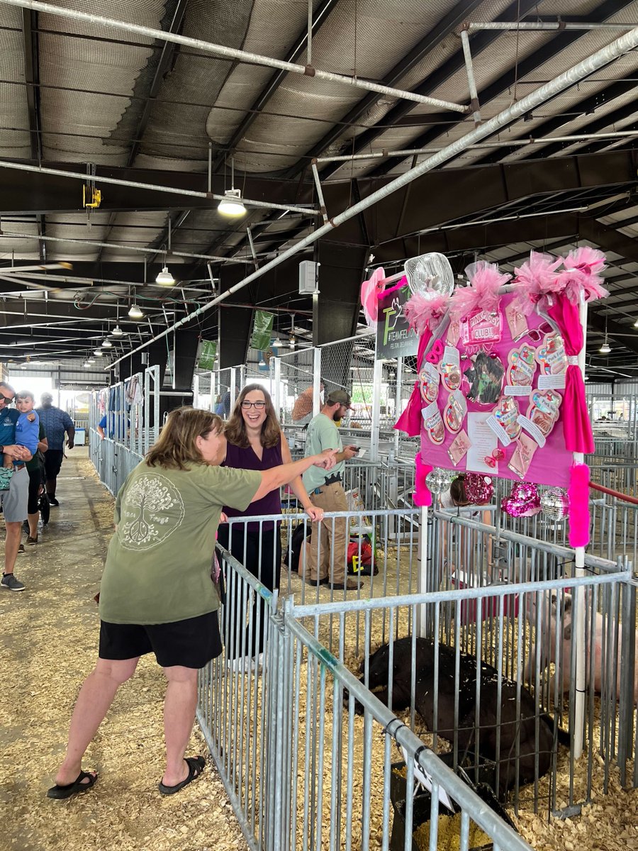 Rep_McBride's tweet image. I’ve been going to the Delaware State Fair in Harrington since high school! It was great to be back yesterday, supporting our ag community and sharing good times with friends like Delaware Secretary of Agriculture Don Clifton and former Secretary Michael Scuse! 🎡