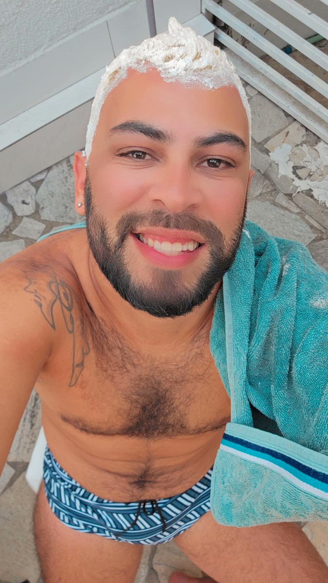 ChristMoraes's tweet photo. Dia de mudanças... #sisterhong #yag #Pride2025 #hairstyle #amazonia https://t.co/Prs7EZpjwD