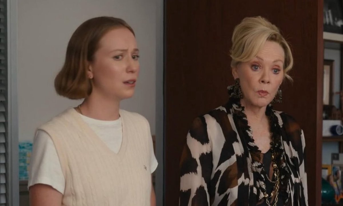 folkloreaugustt's tweet image. Can someone make a fanfic where Ava and Deborah (a little younger) have children and Ava spoils them and Deborah gets angry about it?
I don’t know I just want flufff and miss them so much 😩 #Hacks