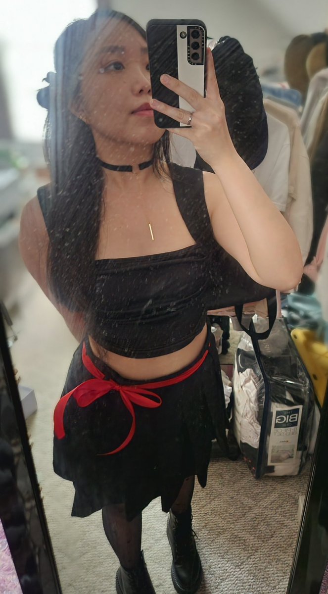 padeeny's tweet image. Please help me choose an outfit for the Ateez concert 😭. I'm having trouble deciding and it's right around the corner... I'm simple so I don't have a lot of fancy accessories or kpopish clothes. I don't have a belt so t he ribbon is just a place holder