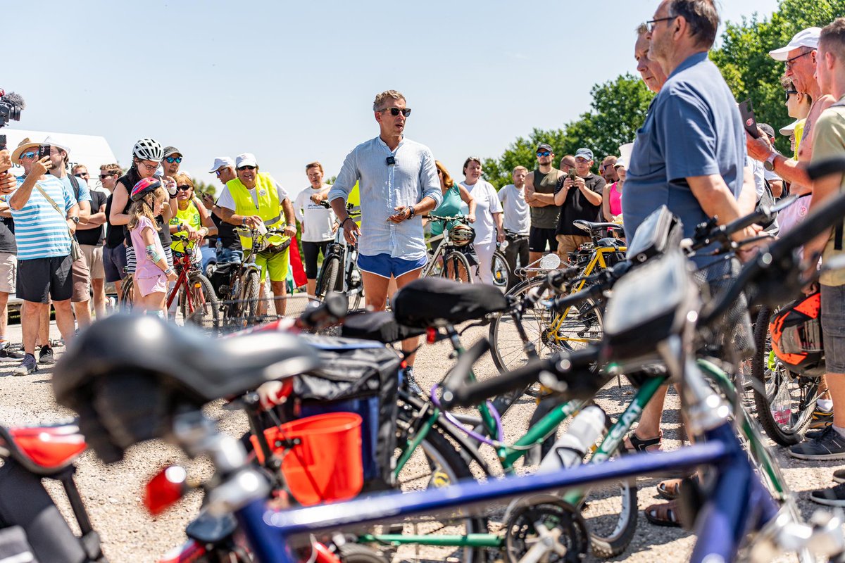 magyarpeterMP's tweet image. We had an amazing day. Together with hundreds of people, we cycled around Lake Tisza (65 km). Fantastic conversations, openness, and hospitality.
This is the Hungarian countryside. Thank you, thank you, thank you!
Tomorrow, we continue on motorcycles and scooters toward…