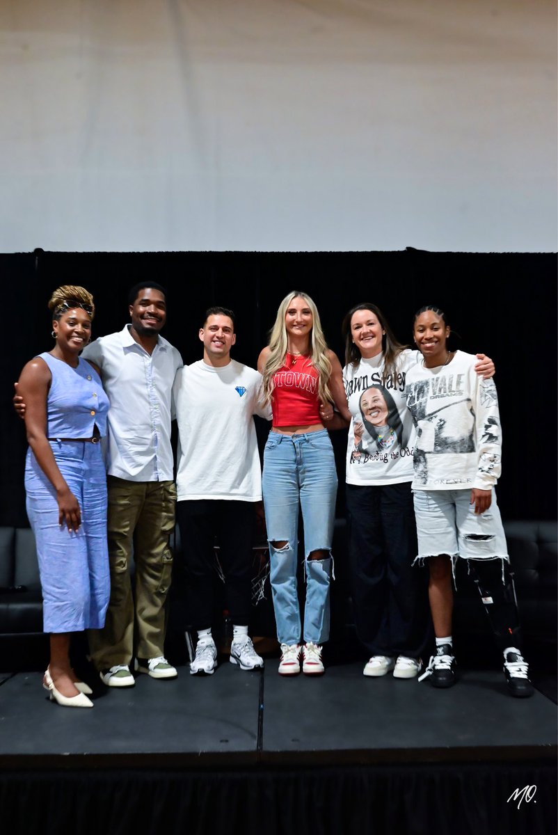MollyBinetti's tweet image. 𝐆𝐚𝐦𝐞 𝐂𝐡𝐚𝐧𝐠𝐞𝐫𝐬 𝐋𝐢𝐯𝐞
Honored to be part of this group of high-performers impacting the game of basketball in all aspects. Grateful for my community that continues to grow and shape me in ways I could never imagine.
Keep changing the game 💯💥