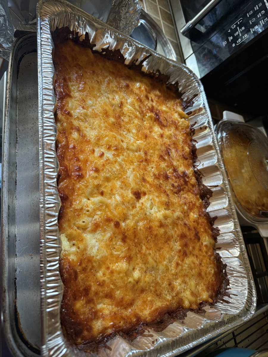 CuntyDog's tweet image. Not a furry post but I made some mac and cheese, do you guys want some?
