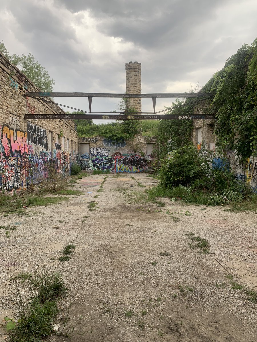 JEBtheWIGGER's tweet image. Urban Castle