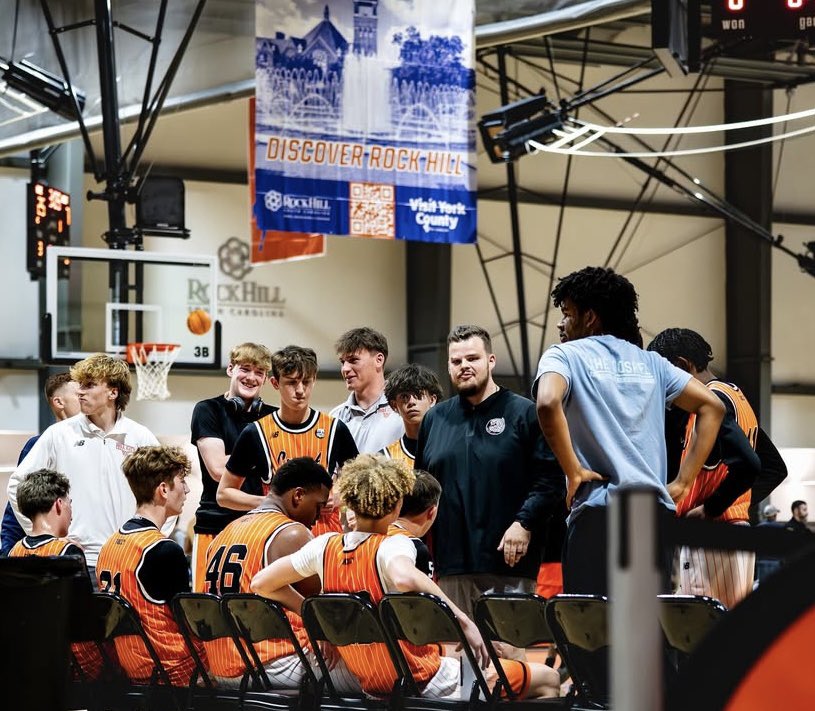 Year 13 of HCC is in the books! 17-9 on the SLAM Circuit. 1 SLAM 🏆. 20+ offers. 3 commitments. Student-athletes that grew as players, but more importantly as young men! Played with passion &amp; together with purpose. To God be the Glory! 

#CrashBuildsLeaders
#HillCityBigShots 🦏🔥