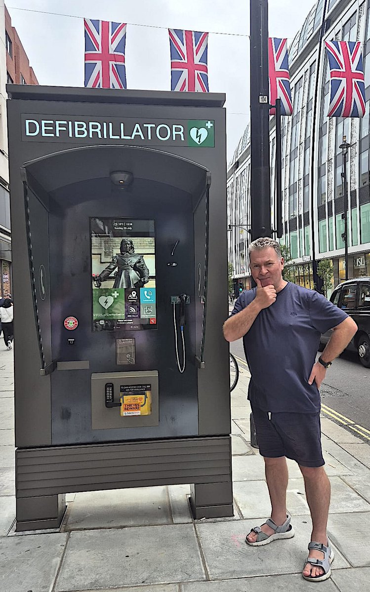 DonnachaDCU's tweet image. “Let’s promote life-saving equipment with a picture of Oliver Cromwell!” said no one who passed Junior Cert history.