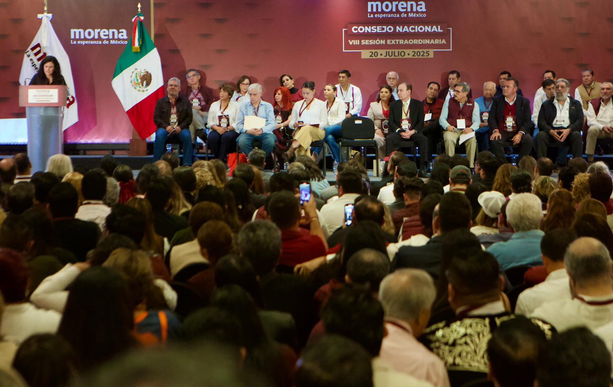 En el Consejo Nacional de Morena se dialogó sobre 4 puntos clave: 1️⃣ Comités Seccionales en Defensa de la Transformación  2️⃣ Comisión Evaluadora para nuevas incorporaciones  3️⃣ Plan Municipalista para fortalecer gobiernos locales  4️⃣ Reinstalación del Consejo Consultivo Nacional.