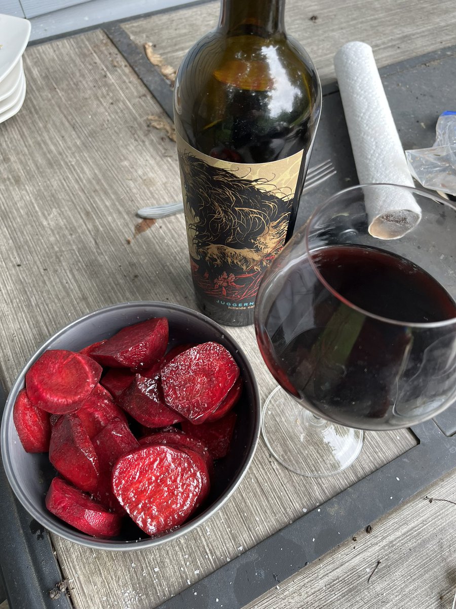ErnestBoehm's tweet image. Was ok with Bbq , sweet plummy jammy note, simple strong tannins , worth a watch the 20 I paid not a penny more. Does well with Lamb ,sure it would go with a steak. 88 /100 better than their Pinot.
@OldWhit04471679 @IAmMicMars @Porkchop_EXP @PaulPortesi @MatiosTV @lilchiva