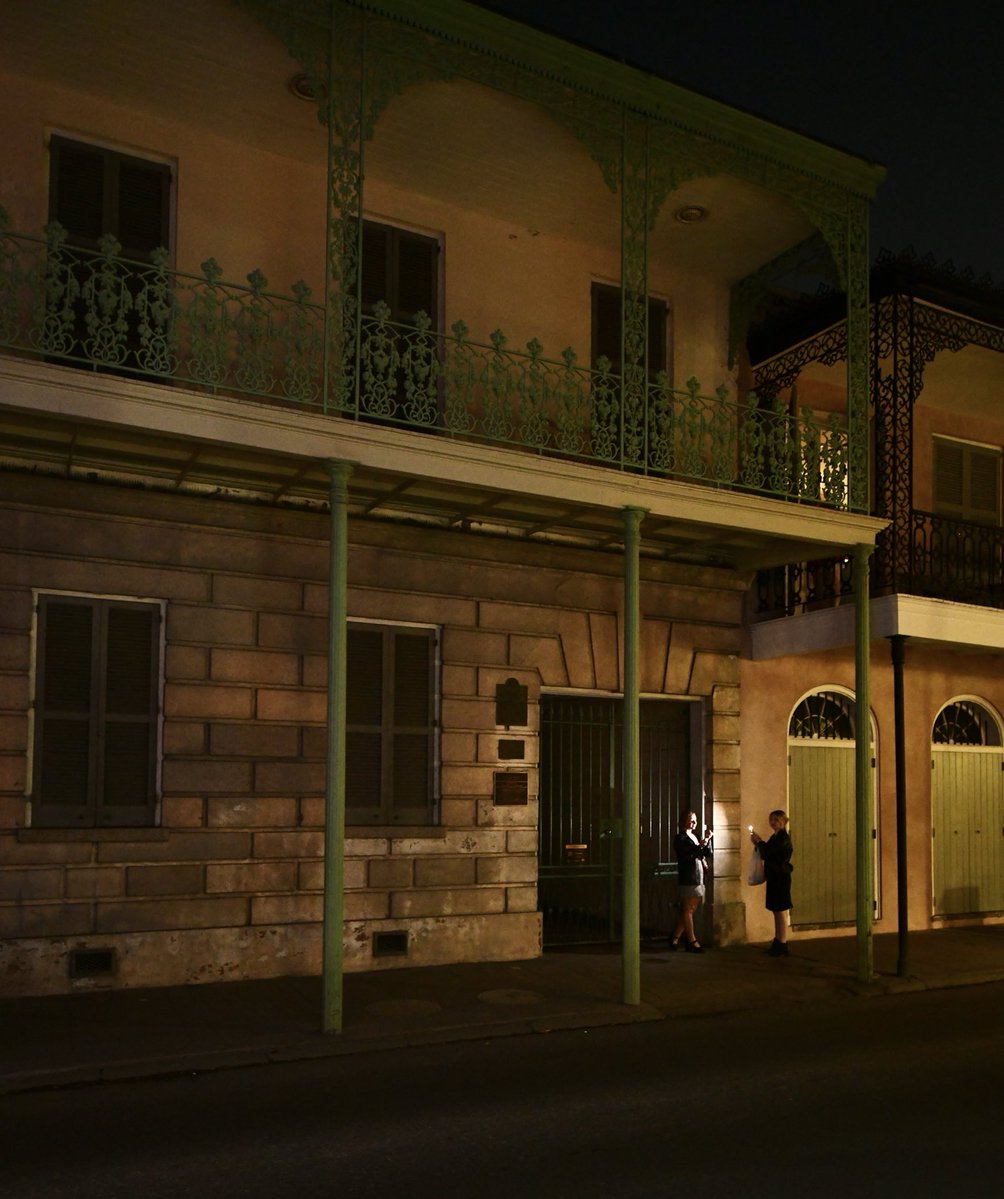 marcorasi1960's tweet image. Apologies to the undead — flash was on; Royal street, New Orleans #iwtv