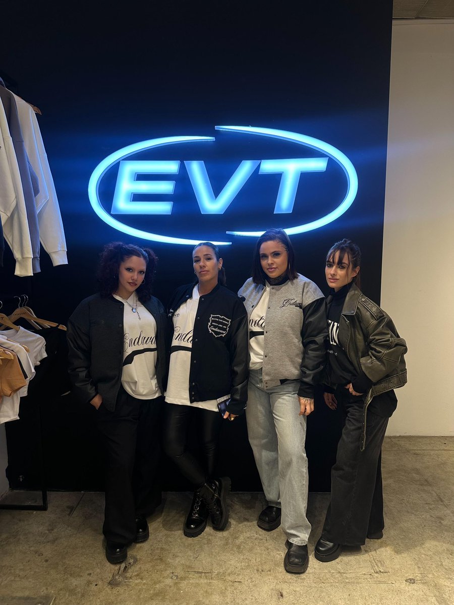 endavantoficial's tweet photo. reveal del equipo de redes? 🫨 https://t.co/LroDGuok84