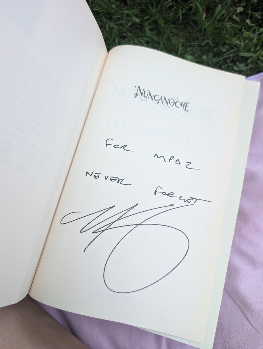 mpazfra's tweet photo. I must be the only person leaving @festivalcelsius without a "feel like a hobbit" photo on the streets of Avilés with @misterkristoff ✨

Thanks for writing the best saga ever (The Nevernight Chronicle, of course, there is no possible discussion). https://t.co/s4zoP26TV0