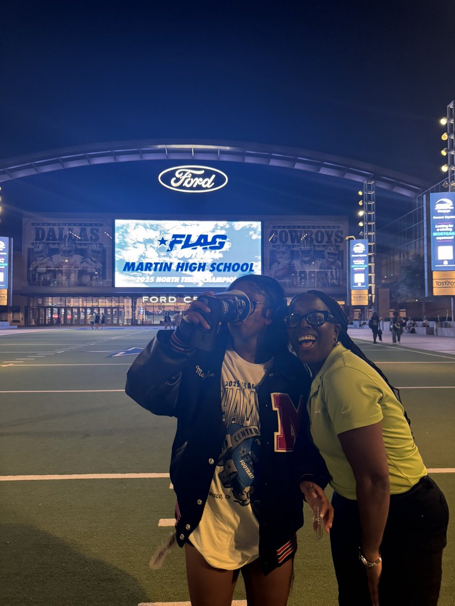 Meghan1Meredith's tweet photo. Unreal experience.. thank you to my coaches (Coach Dunn and Coach Trussell) and @dallascowboys for making this league possible 🏈 https://t.co/zF9atjvRQh