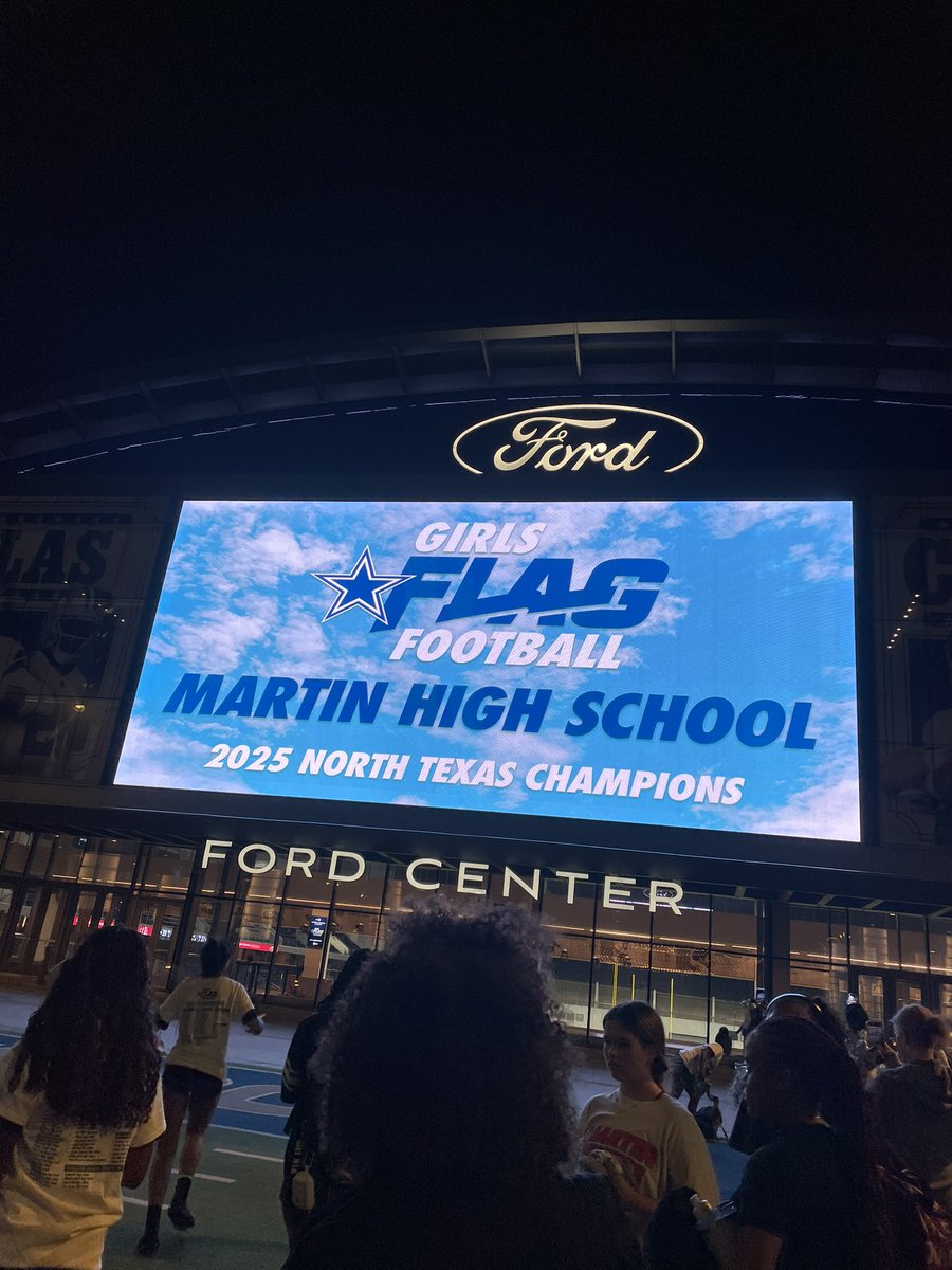 Meghan1Meredith's tweet photo. Unreal experience.. thank you to my coaches (Coach Dunn and Coach Trussell) and @dallascowboys for making this league possible 🏈 https://t.co/zF9atjvRQh