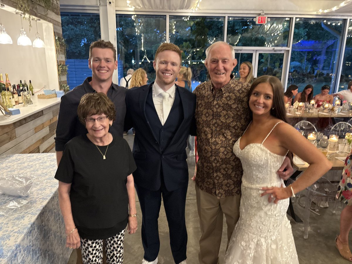 WyattWheeler_NL's tweet image. Art turned his speech into the "Roast of Wyatt" but it was pretty perfect.
Had a few great Missouri State Bears in the house.