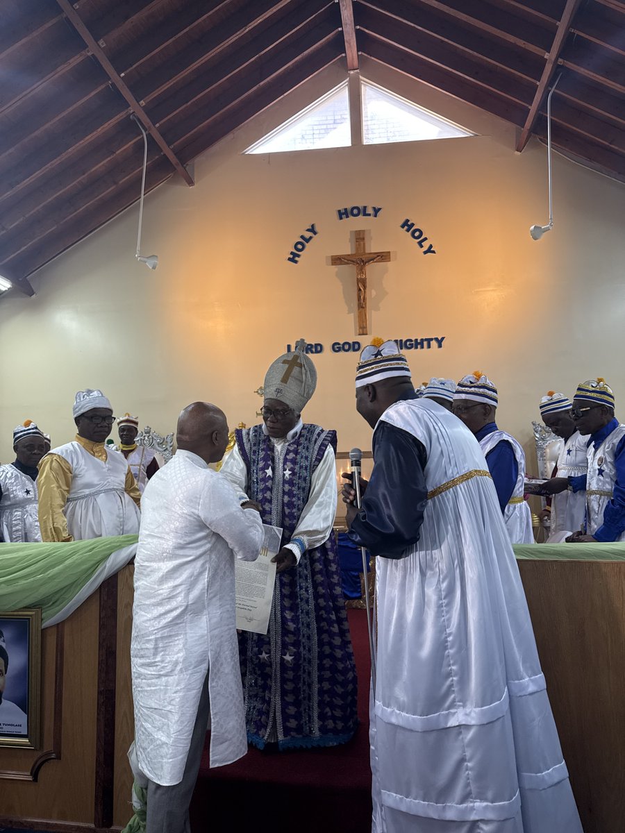 ericadamsfornyc's tweet image. AFRICA IN AMERICA: For 50 years, the Church of the Eternal Order of the Cherubim and Seraphim has functioned as a spiritual and communal gathering point of the Nigerian immigrant community in the Bronx. Which is why I was so privileged to celebrate their half-century milestone on…