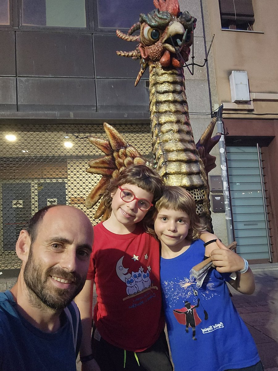MiquelSolaSuris's tweet photo. 🔥🚨Dia 20 de juliol és dia d' #encesa 🔥 Enguany hem vist néixer el @BasiliscMataro Petit dels @DiablesMataro . El seu padrí ha estat Basilisc que de Reus que ha visitat la ciutat amb el seu pare. També ha assistit a la vetllada el seguici festiu infantil de #tarragona SOM-HI ‼️ https://t.co/JdvTT7s7C4