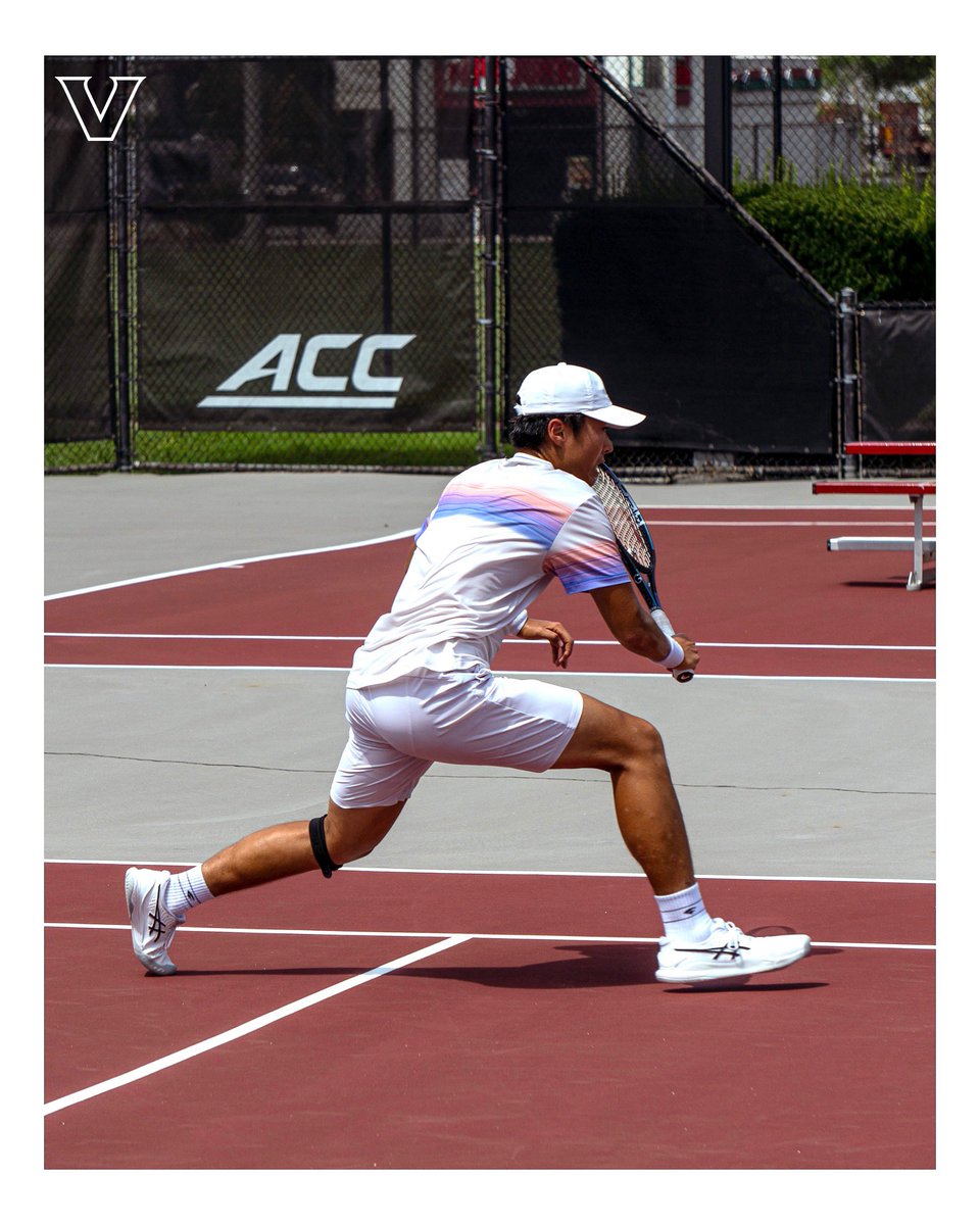 VandyMTennis's tweet image. First pro tourney win 👀
Roh Hoyoung is your @ITFTennis M25 Louisville singles champion ‼️
#FightDores ⚓️⬇️