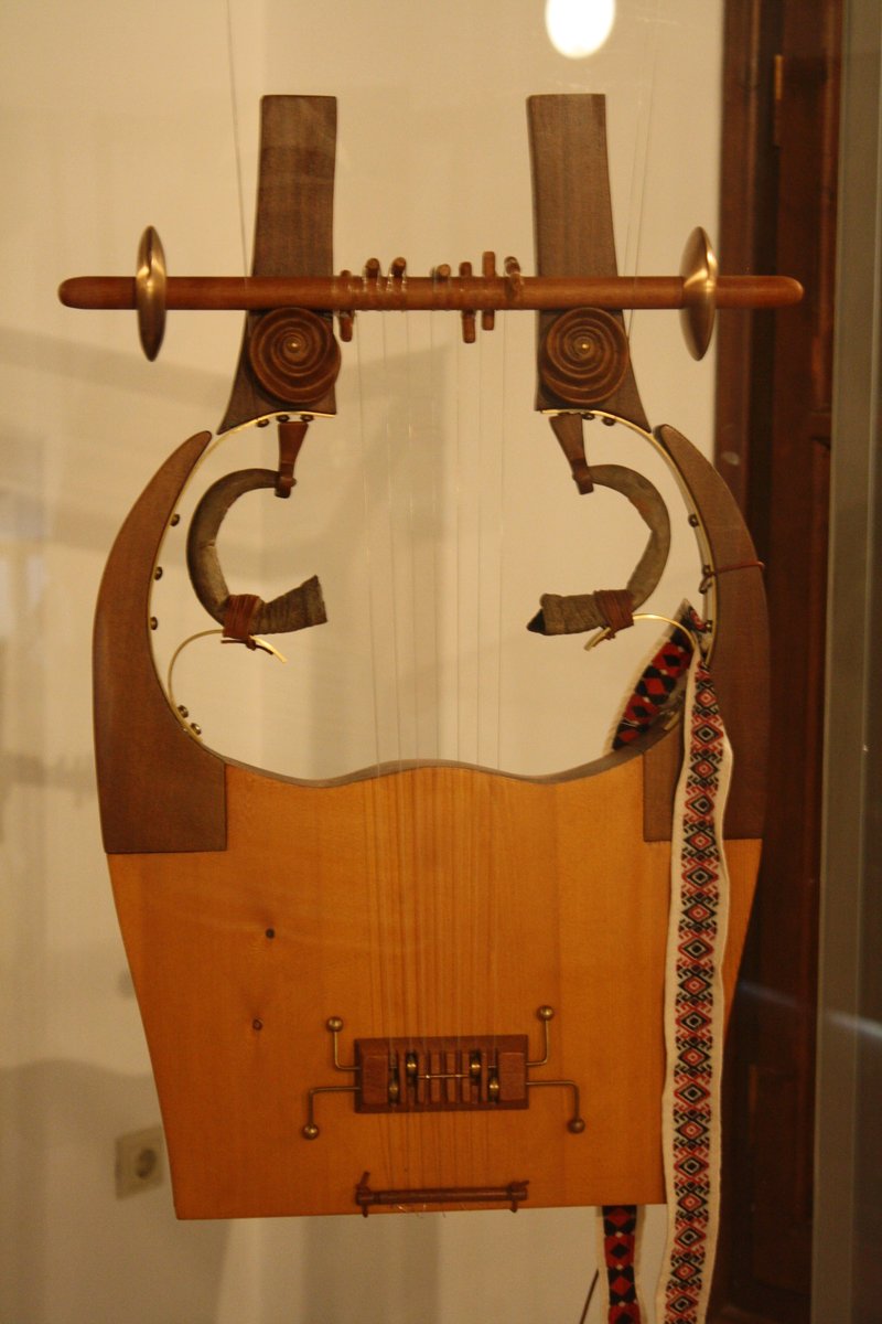 whencyclopedia's tweet photo. This instrument is a #Kithara, a kind of #AncientGreek harp associated with the god #Apollo, regarded as the most gifted player of the instument and patron of musicians. It would have been similar to one played by #Lasus of #Hermione, a celebrated 6th century BCE Greek lyric poet and musician credited with making significant innovations in #Greek music. What little evidence that can be gleaned from the ancient sources shows him to have been an influential and innovative musician in #Athens in the late 6th C. BCE.
Lasus was so highly regarded that he is mentioned in numerous sources from the world of #AncientGreece. He is credited with creating the #dithyramb, a kind of choral song in honour of #Dionysius. Lasus is also described as a contemporary of Simonides; in #Aristophanes' Wasps, it is claimed the two competed for a singing prize from the tyrant Hipparchus. Great writers like #Plutarch and #Herodotus also mention Lasus (albeit briefly), showcasing how prominent of a figure he was and how wide his reputation stretched.
📝 Full article by James Lloyd here: https://t.co/TOeoWZl6Q9
📷 Images taken by Mark Cartwright
#AncientWorld #EarlyMusic #AncientHistory