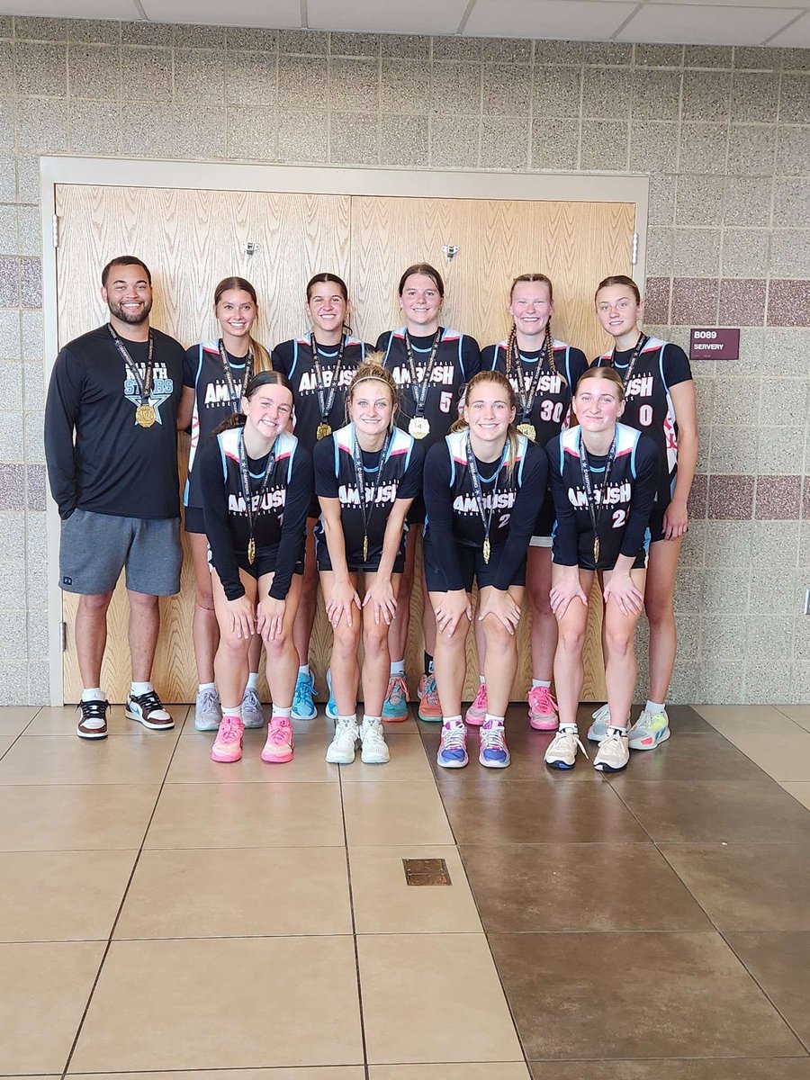 Congrats to our 1️⃣7️⃣U Hooks team for going 5️⃣-0️⃣ in Sioux Falls this weekend🏆 Good job, ladies‼️

Last tournament for these ladies and they did not disappoint! The commitment and passion that these girls have showed our program will forever be remembered!! Thank you all.