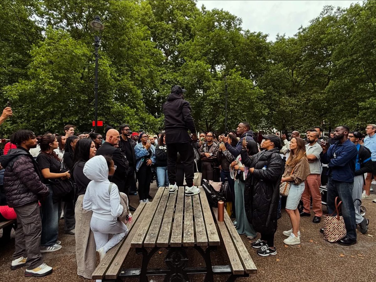 PhilipAMitchell's tweet image. “Go into all the world and proclaim the gospel to the whole creation.” ~ Jesus
Impromptu London Pop Up. Hyde Park. Many tears. Many prayers. Many testimonies of impacted lives and a Gospel unchained to a building.
Overwhelmed at what we experienced today with hundreds of…