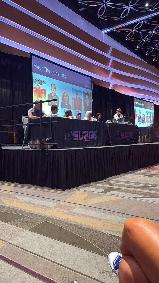 WHEWWWWW!!! “Don’t let a kid leave the gym not feeling loved.” - Susan Brewer 🙌  

<a href="/THSCAcoaches/">THSCA</a> 

#PoweringGirlsForward #CoachingSchool