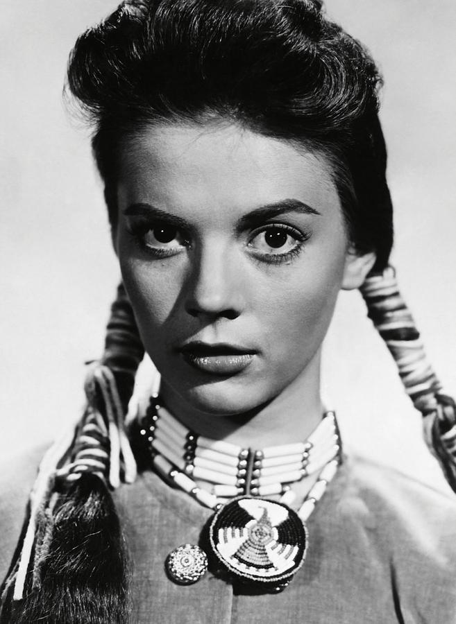 DavidLambertArt's tweet image. Happy Birthday to the late Natalie Wood, born Natalie Zacharenko 87 years ago today